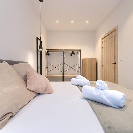 Apartamentos Basarrate Self Check In Більбао Екстер'єр фото